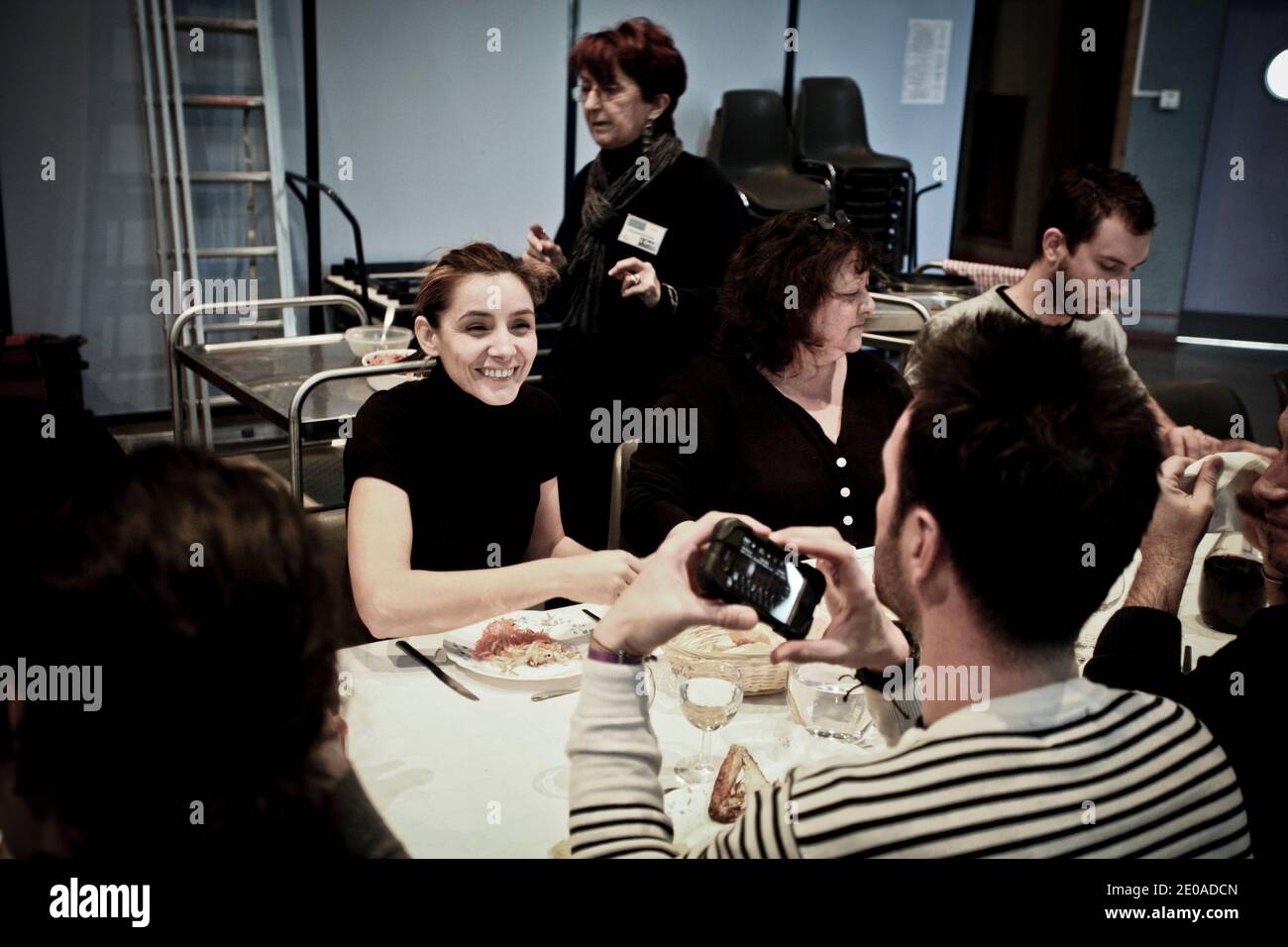 EXCLUSIVE - Clotilde Courau backstage prima del suo concerto a Varces-Allieres-et-Risset, Izere, Francia il 18 febbraio 2012. Foto di Daniel Giry/ABACAPRESS.COM Foto Stock