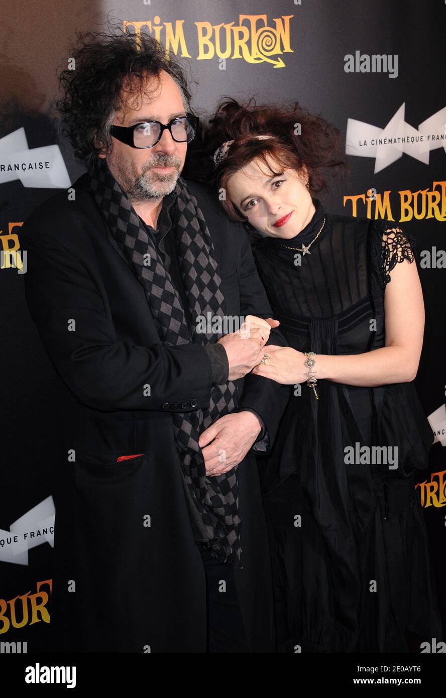 Tim Burton e sua moglie Helena Bonham-carter arrivarono al cocktail di lancio della mostra Tim Burton al Cinematheque Francaise di Parigi, Francia, il 5 marzo 2012. Foto di Giancarlo Gorassini/ABACAPRESS.COM Foto Stock