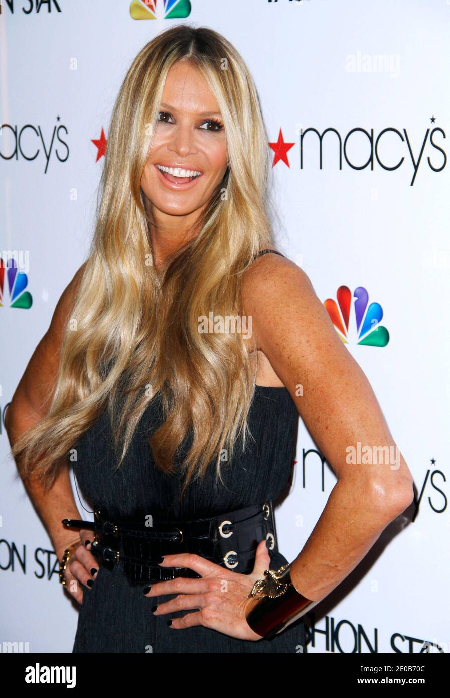 Elle MacPherson partecipa alla Fashion Star Premiere presso Macy's Herald Square a New York City, NY, USA il 13 marzo 2012. Foto di Donna Ward/ABACAPRESS.COM Foto Stock