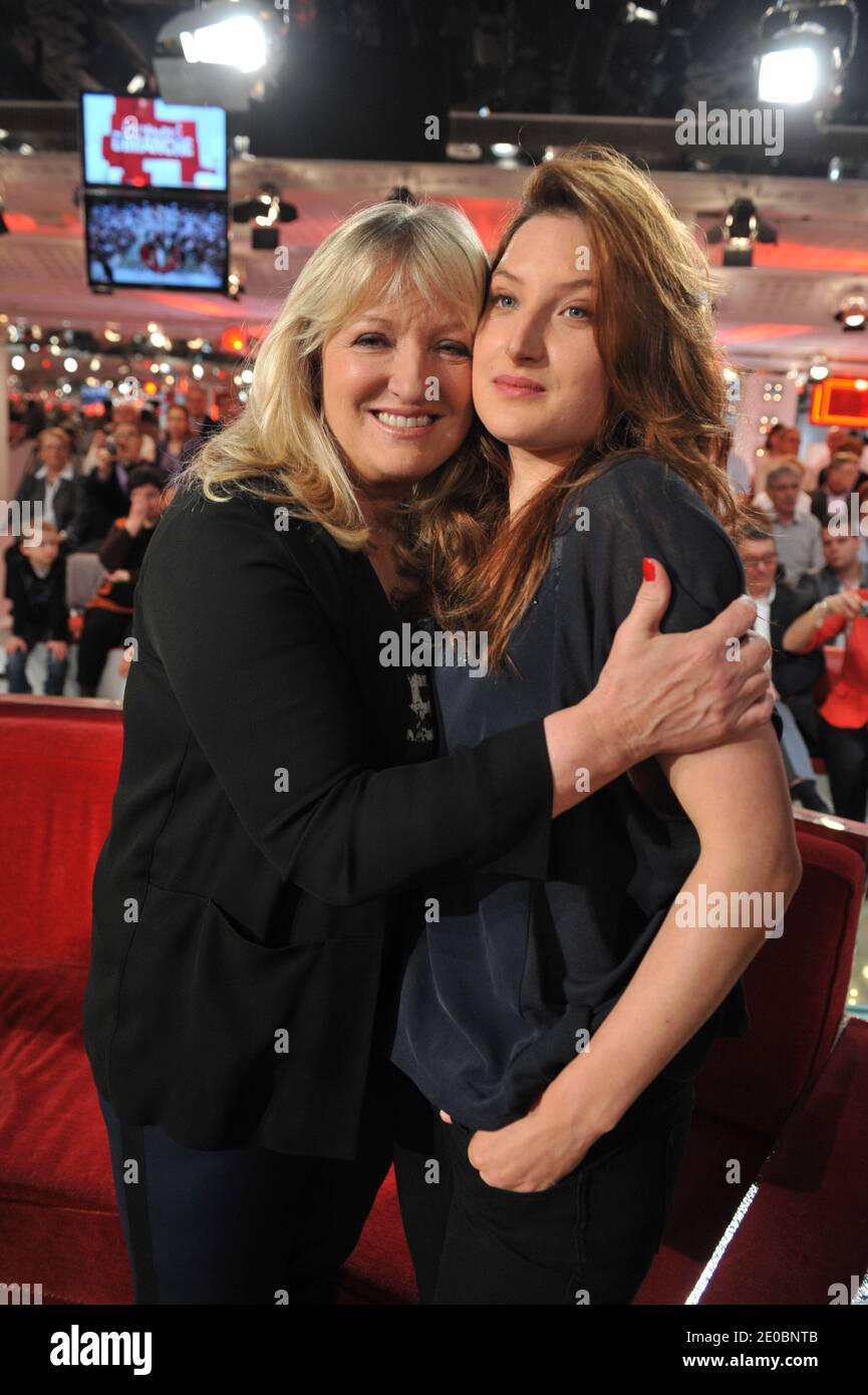 Charlotte de Turckheim e sua figlia Julia Piaton al Taping di Vivement Dimanche il 14 marzo 2012 a Parigi, Francia. Foto di Max Colin/ABACAPRESS.COM Foto Stock