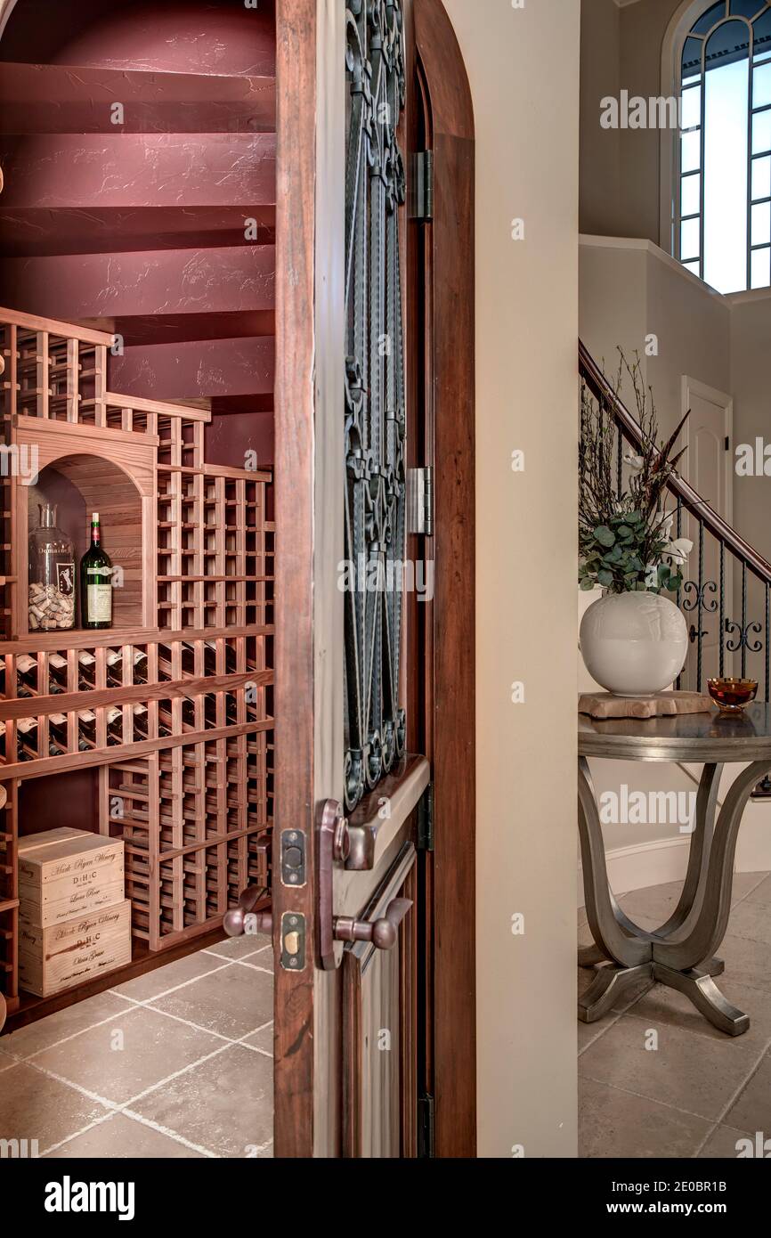 Interno della casa - Sala del vino Foto Stock