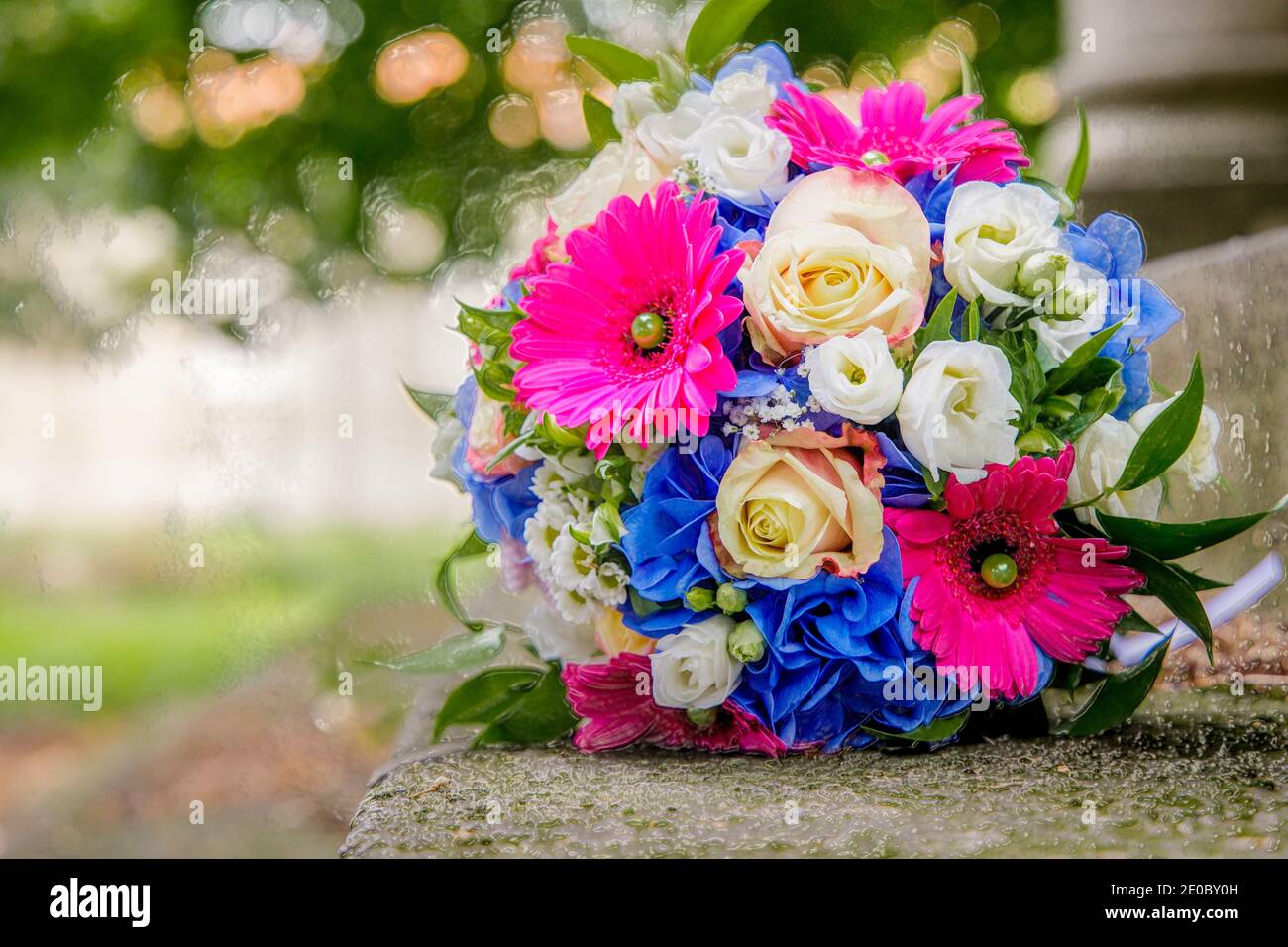 Farbenfroher Brautstrauß Foto Stock