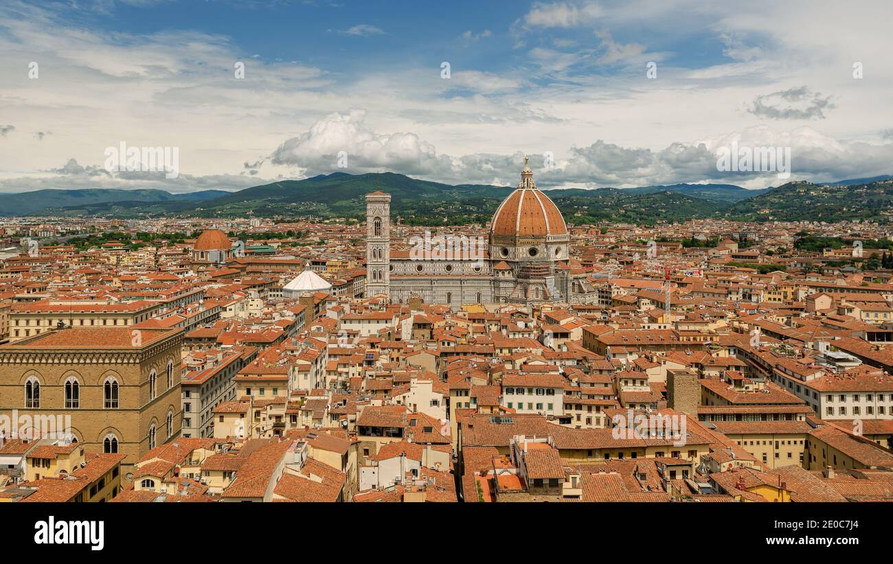 Europa, Italia, Firenze, Toscana. Paesaggio cittadino di Floerence con cupola. Splendida città mediterrana in toscana, Italia. Foto Stock