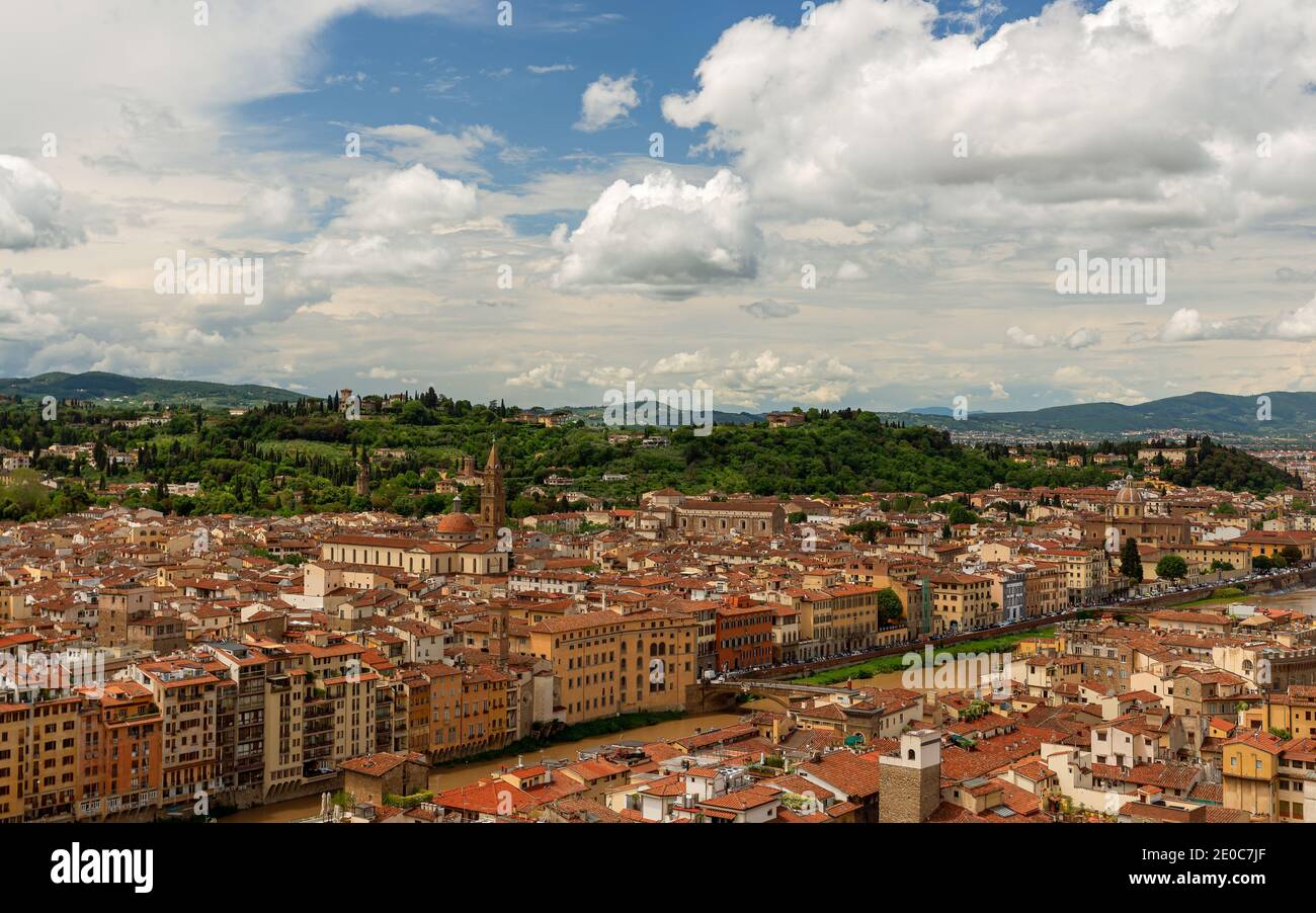 Europa, Italia, Firenze, Toscana. Paesaggio cittadino di Floerence con cupola. Splendida città mediterrana in toscana, Italia. Foto Stock