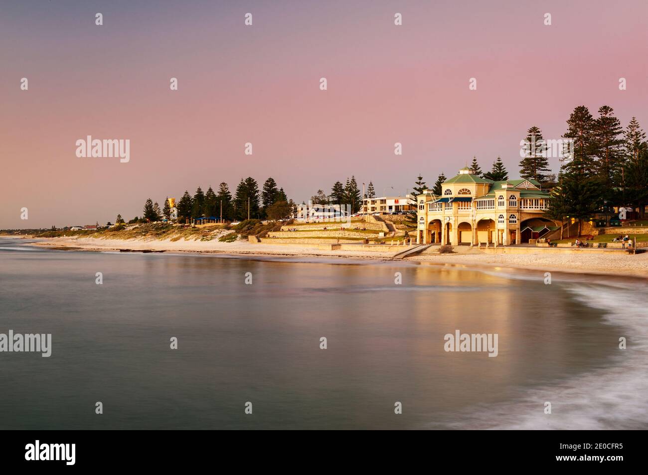Famosa spiaggia di Cottesloe sulla costa di Perth. Foto Stock