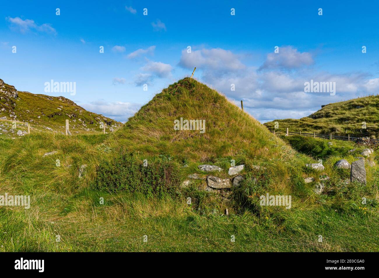 Iron Age casa sulla spiaggia di Bosta, Isola di Lewis, Ebridi esterne, Scozia, Regno Unito, Europa Foto Stock
