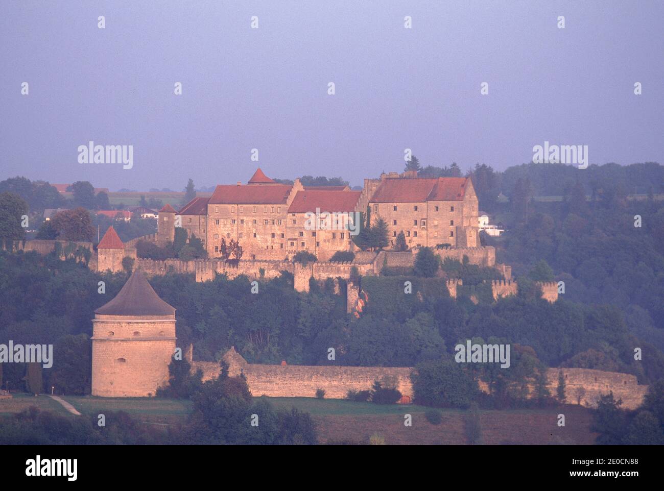 Una piccola città di Burghausen nel sud-est della Germania Foto Stock