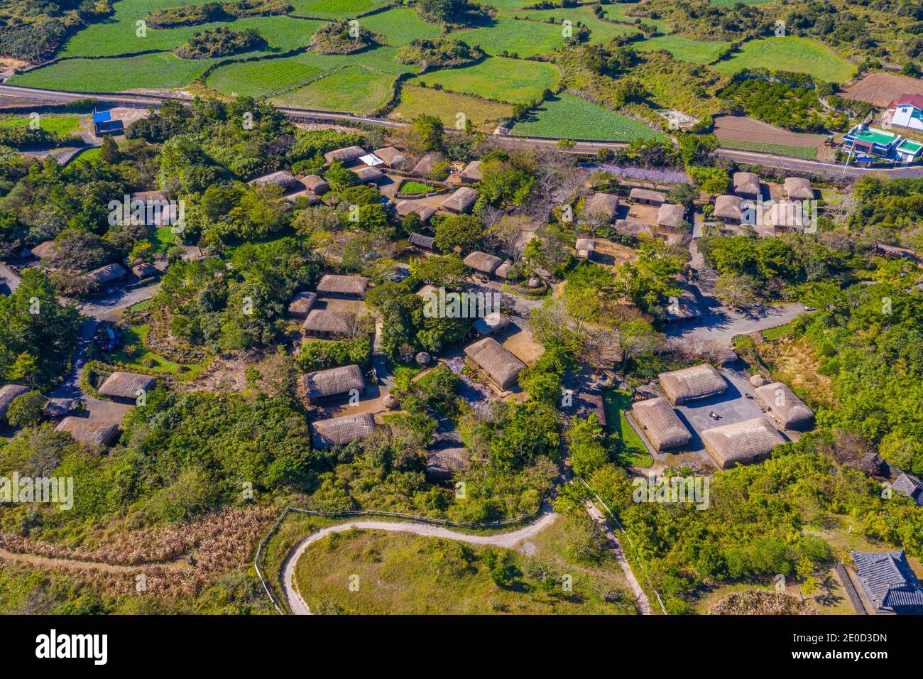 Veduta aerea del villaggio Folk di Jeju nella Repubblica di Corea Foto Stock