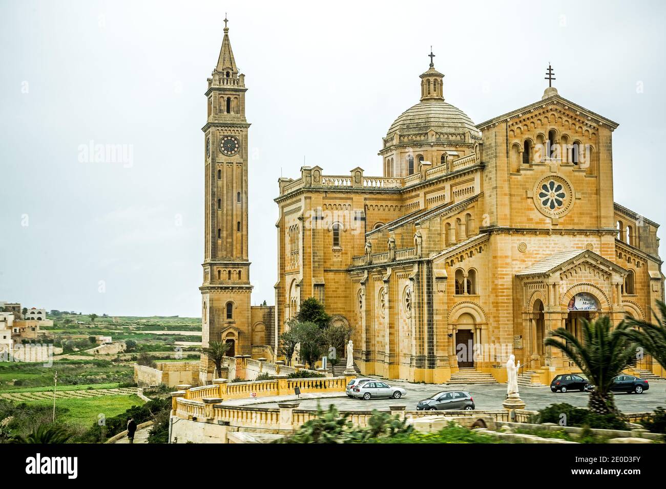 La Basilica del Santuario Nazionale della Beata Vergine di Ta' Pinu, Gozo, Malta Foto Stock