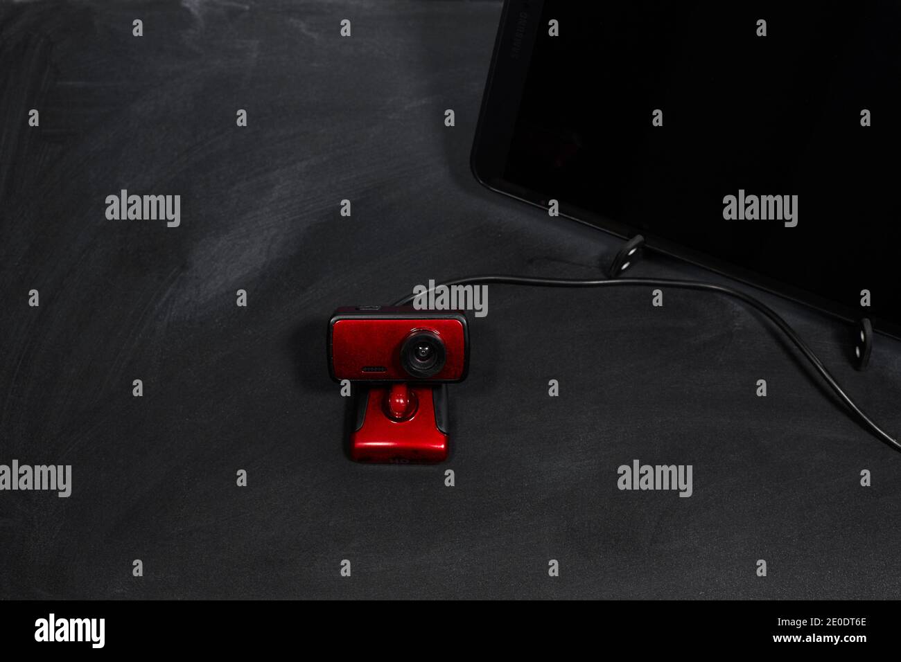 webcam e tablet sulla lavagna. e-learning scool. Foto Stock