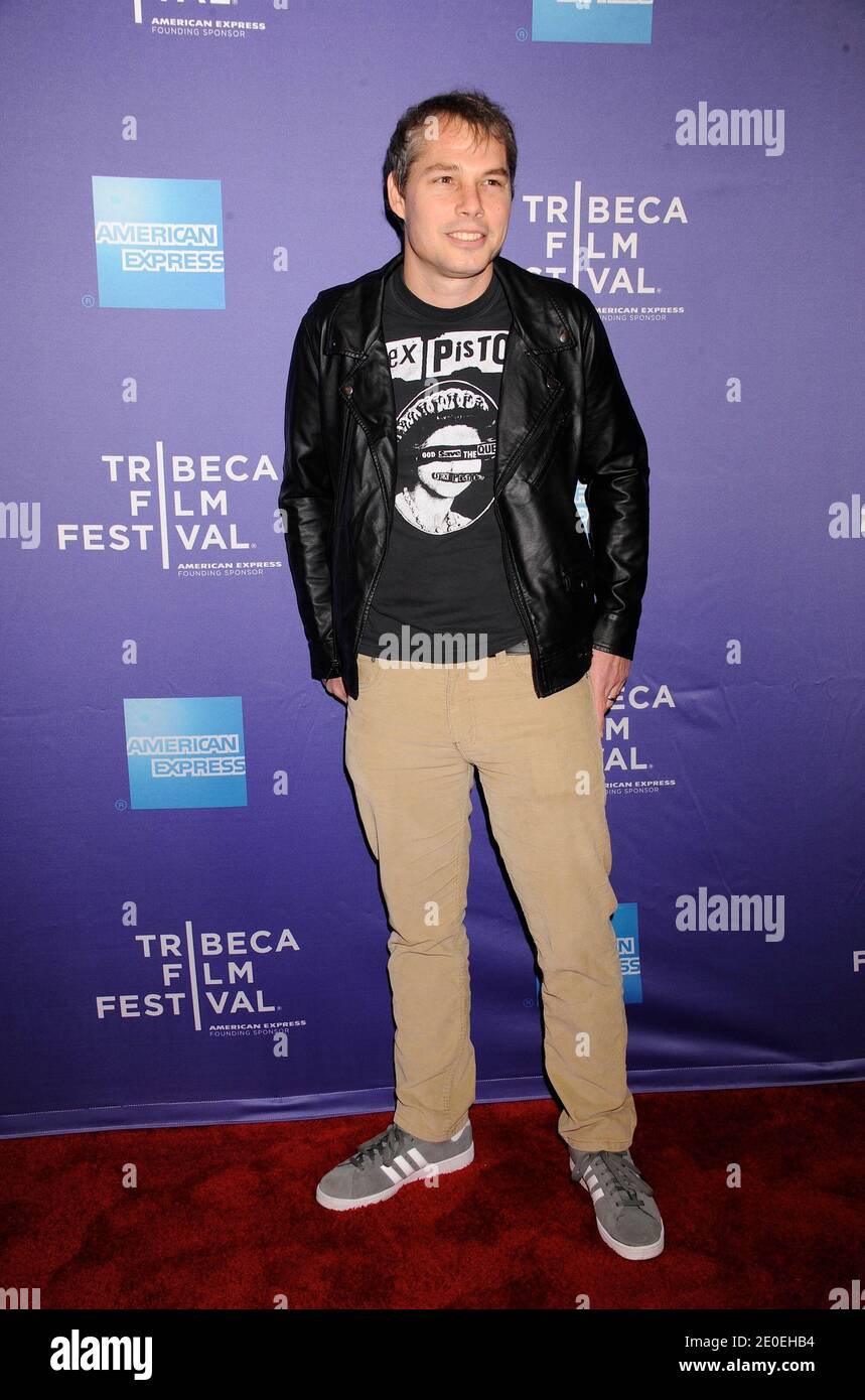 Shepard Fairey partecipa alla prima "Let Fury have the Hour" durante il Tribeca Film Festival 2012, che si è tenuto presso il Teatro SVA di New York City, NY, USA, il 23 aprile 2012. Foto di Greylock/ABACAPRESS.COM Foto Stock