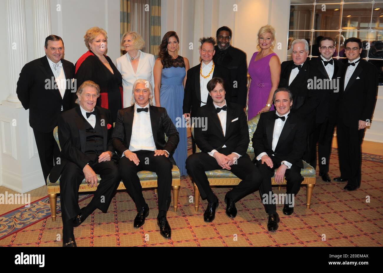 (L-R) Torna al fronte; Rich Miller, Stephanie Blythe, Anja Silja, S.R.H. Principessa Madeleine di Svezia, Peter Sellars, Eric Owens, Karita Mattila, Sherrill Milnes, Dmitri Hvorostovsky, Peter Mattei e James Conlon partecipano al 7° Premio annuale Opera News alla Grand Ballroom del Plaza Hotel di New York, New York USA il 29 aprile 2012. Foto di Morgan dessalles/ABACAUSA.COM Foto Stock