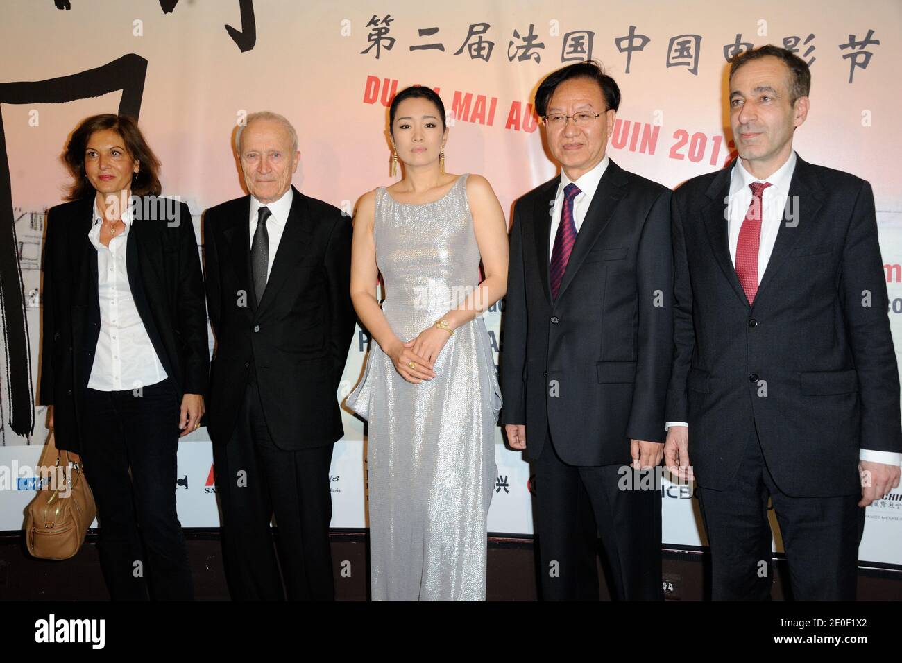 Gong li, Jerome Seydoux, Kong Quan alla serata di apertura del Festival del Cinema Cinese in Francia, a Parigi, Francia, il 14 maggio 2012. Foto di Alban Wyters/ABACAPRESS.COM Foto Stock