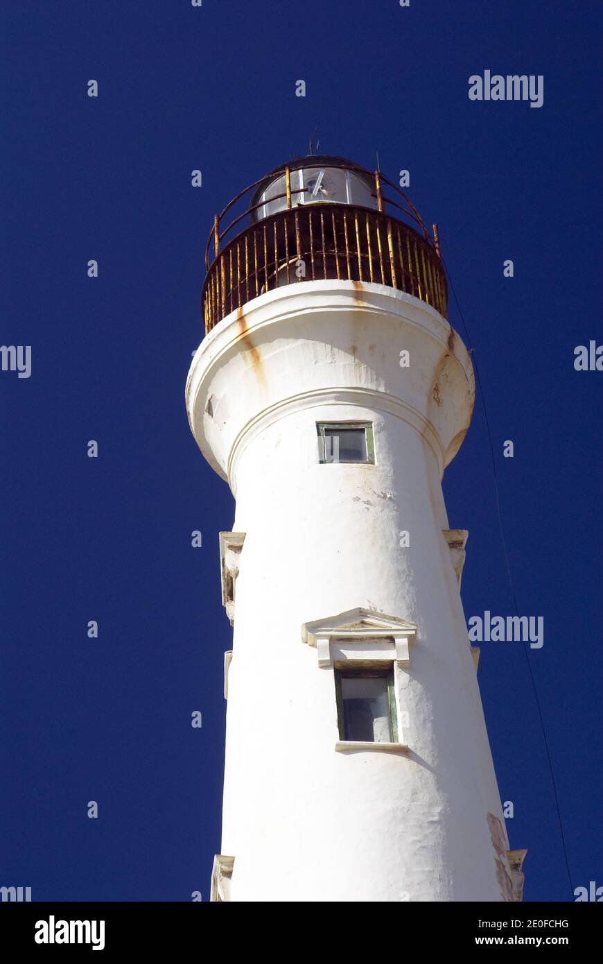 Il faro della California sorge vicino alla spiaggia di Arashi, sulla punta nord-occidentale di Aruba, costruita nel 1916. Foto Stock