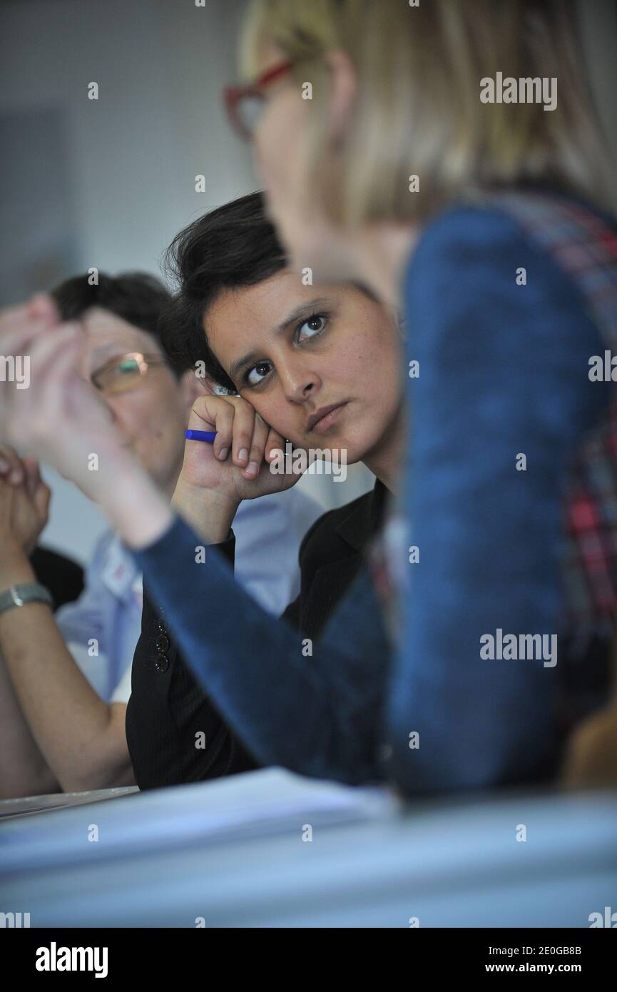 Il Ministro francese per i diritti della donna Najat Vallaud-Belkacem è raffigurato durante una visita alla Federazione nazionale per la solidarietà femminile a Parigi, in Francia, il 18 giugno 2012. Foto di Christophe Guibbaud/ABACAPRESS.COM Foto Stock