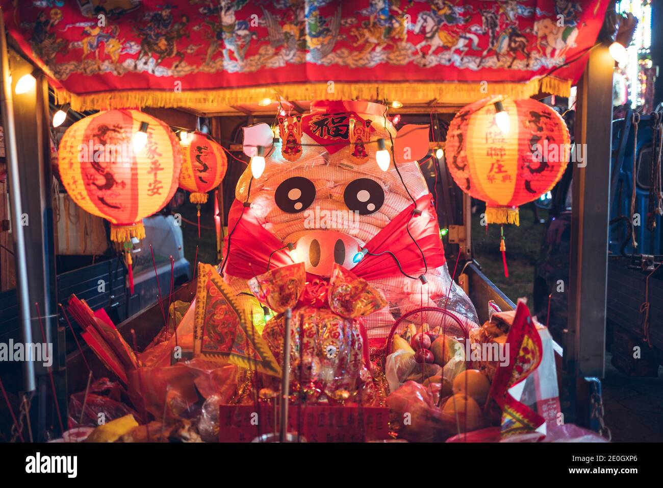 Hsinchu, Taiwan; 7 settembre 2020: Divertenti figure a forma di maiale da offrire durante il festival religioso annuale a Taiwan Foto Stock