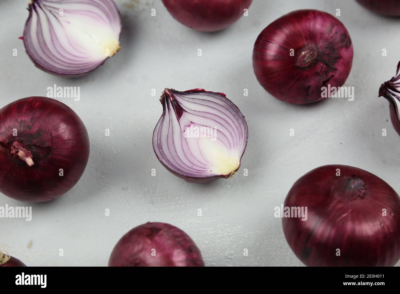 cipolle rosse dolci sullo sfondo Foto Stock