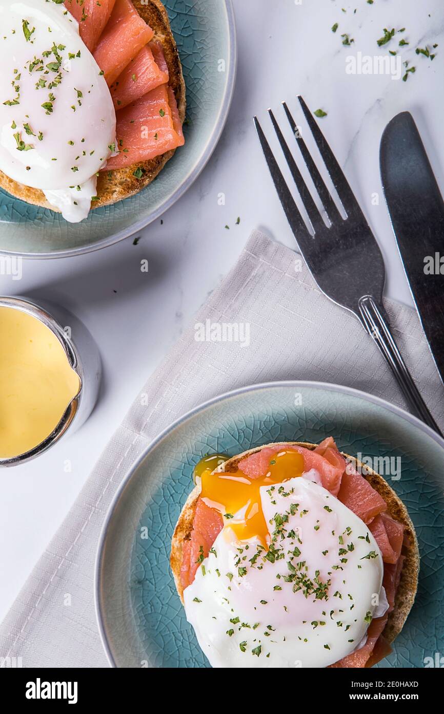Uova Royale affumicato salmone hollandaise prima colazione Foto Stock
