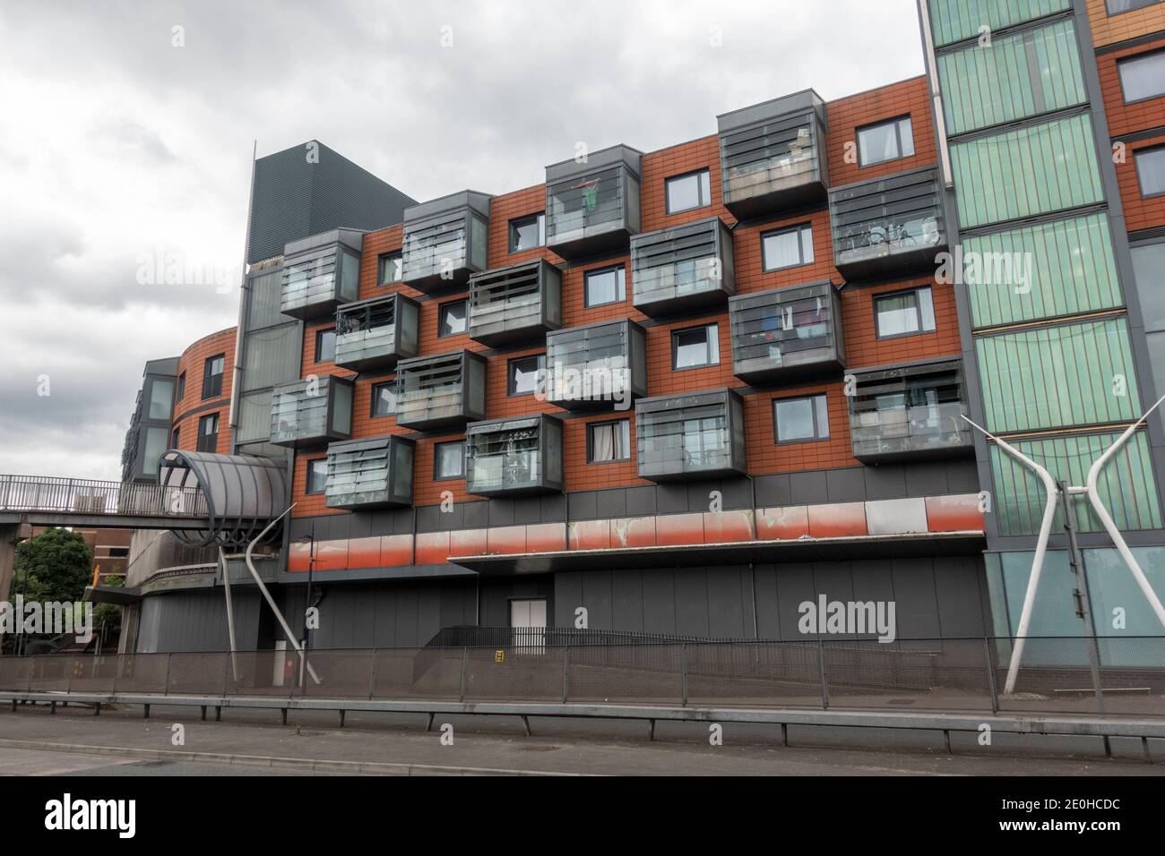 Appartamenti collegati ad un grande supermercato Sainsburys progettato da Chetwood Associates, Maidenhead, Berkshire, UK. Foto Stock