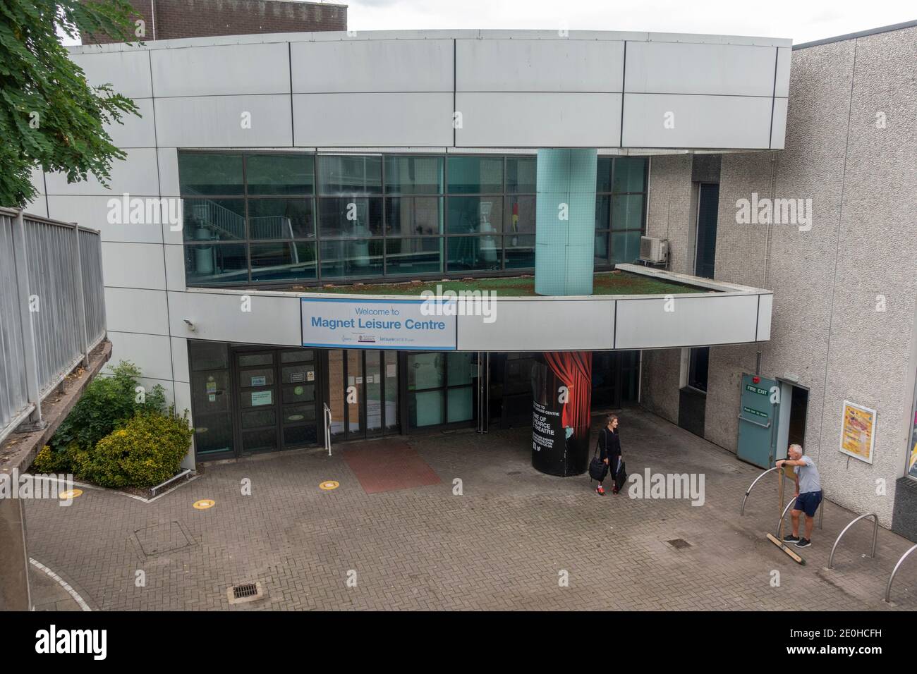 Ingresso principale al Magnet Leisure Centre di Maidenhead, Berkshire, Regno Unito. Foto Stock