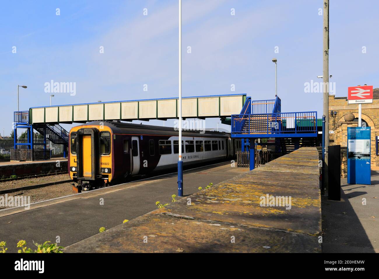 156922 East Midlands Railway Regional, Boston Railway Station, Lincolnshire County, Inghilterra, Regno Unito Foto Stock