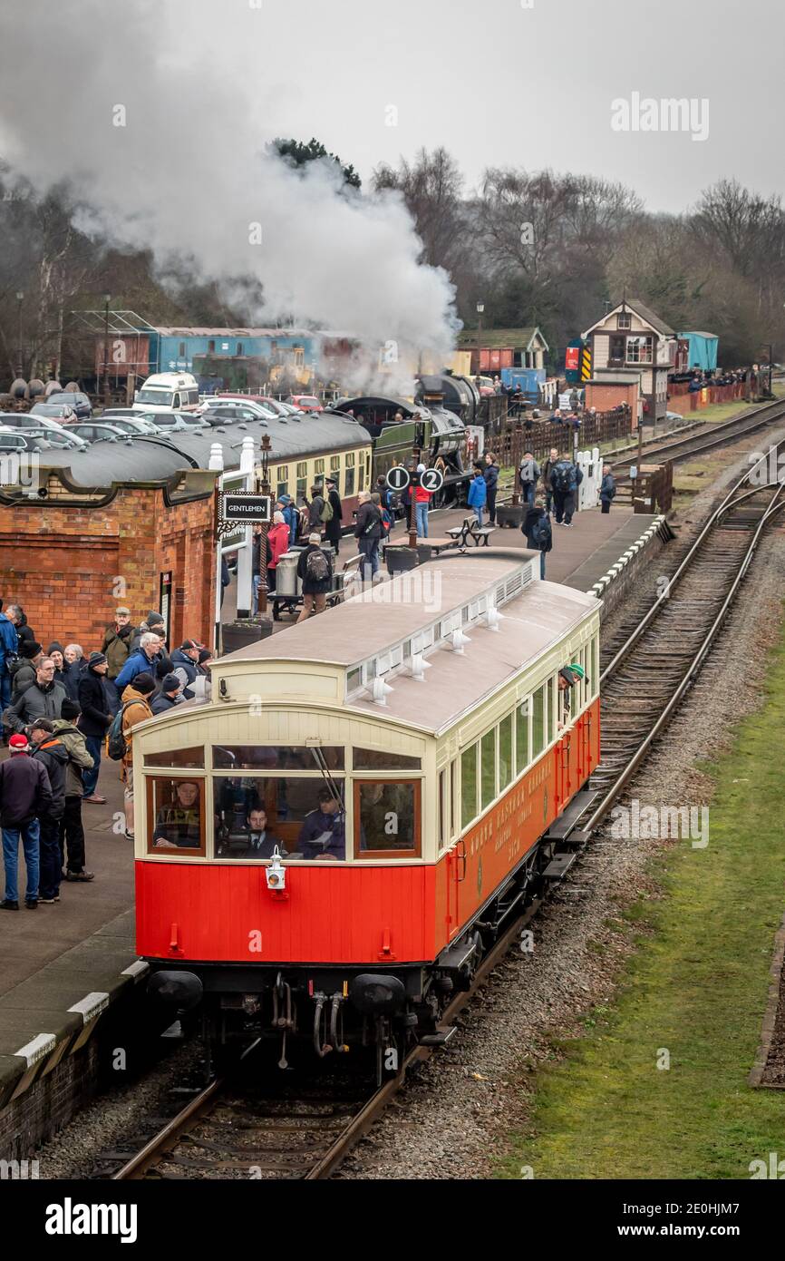 NER benzina Electric Autocar No. 3170 attende alla stazione di Quorn e Woodhouse sulla Great Central Railway Foto Stock