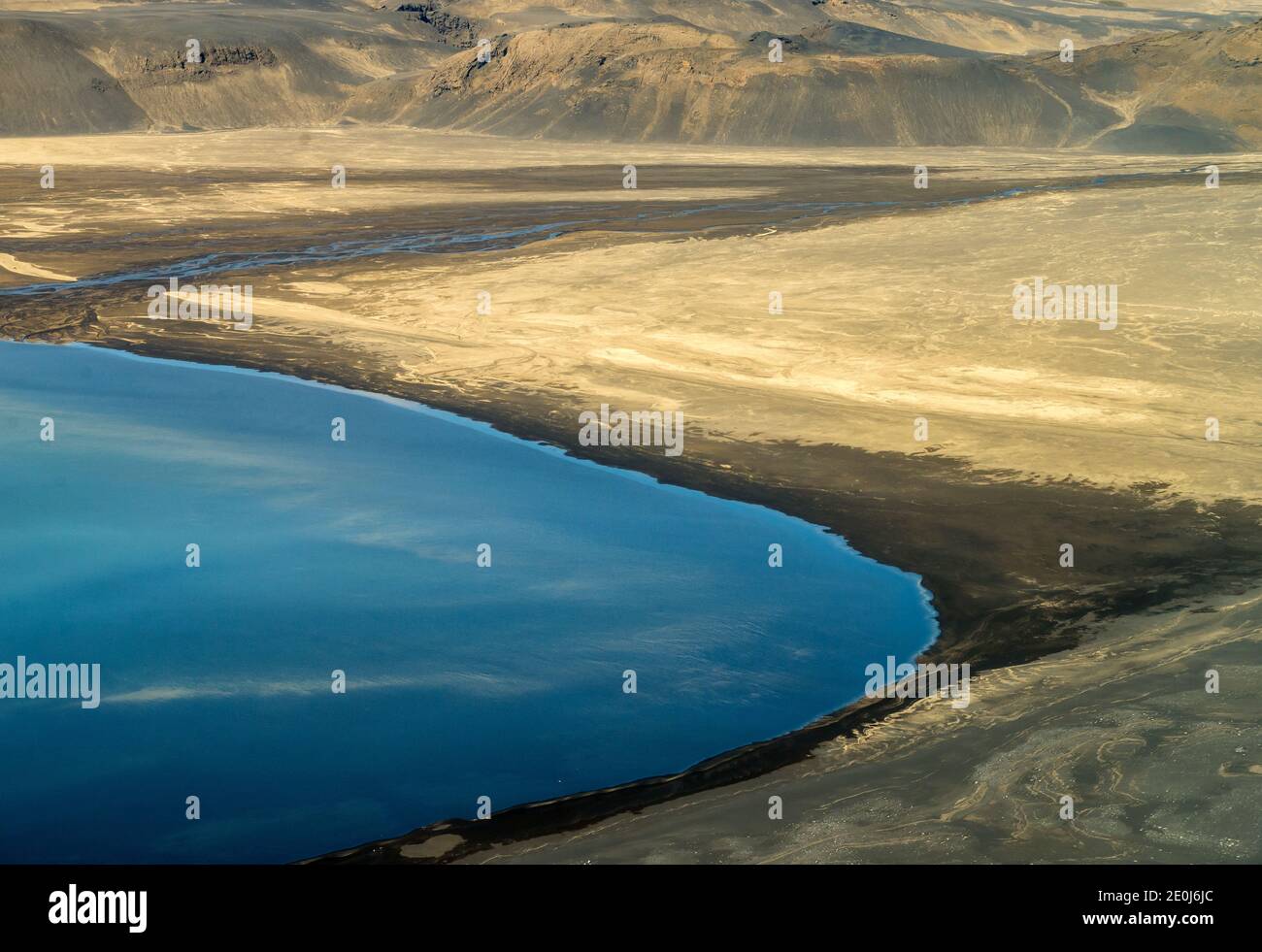 Fotografia aerea del paesaggio islandese catturata dall'aereo turistico Foto Stock