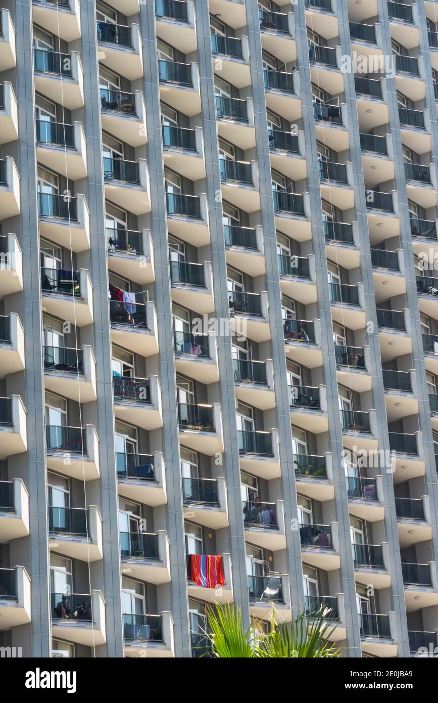 Primo piano di un moderno edificio di appartamenti, Batumi, Georgia Foto Stock