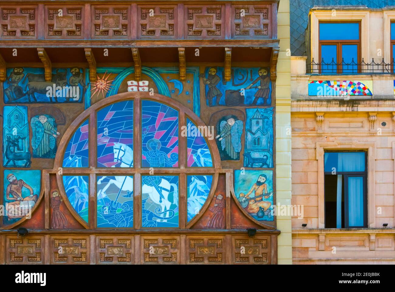 Dettagli architettonici di uno splendido edificio in Piazza d'Europa, Batumi, Georgia Foto Stock