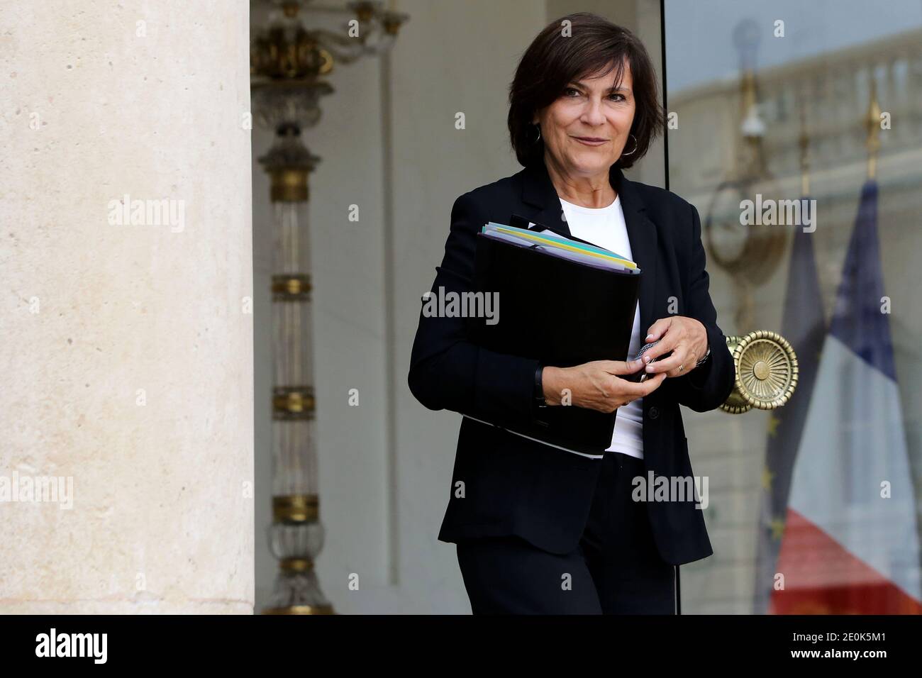Marie-Arlette Carlotti, ministro francese delle persone disabili, lascia il Palazzo Elysee a Parigi, in Francia, il 01 agosto 2012 dopo la riunione settimanale del gabinetto. Foto di Stephane Lemouton/ABACAPRESS.COM. Foto Stock