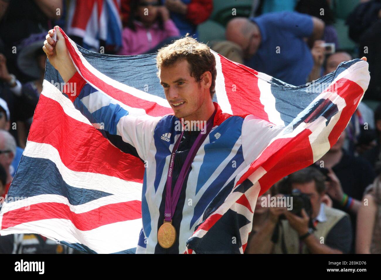 Andy Murray del Regno Unito vince la medaglia d'oro durante le Olimpiadi di Londra a Wimbledon, vicino a Londra, Regno Unito. Foto di Giuliano Bevilacqua/ABACAPRESS.COM Foto Stock