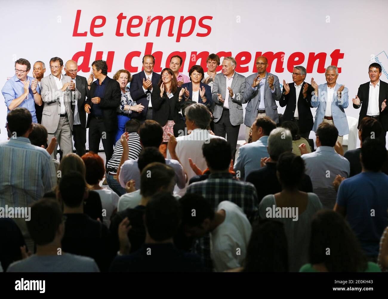 Christian Paul, Ministro dei territori d'oltremare Victorin Lurel, Ministro junior delle città Francois Lamy, Ministro del lavoro, dell'occupazione e del dialogo sociale Michel sapin, Senatore socialista David Assouline, Catherine Trautmann Jean-Christophe Cambadelis, Laurianne Deniaud, Partito socialista (PS) primo Segretario Martine Aubry, Presidente del MJS (movimento dei giovani socialisti) Thierry Marchal-Beck, Il primo ministro Jean-Marc Ayrault, il numero 2 del Partito socialista Harlem Desir, il sindaco di Tolosa Pierre Cohen, il presidente dell'Assemblea nazionale Claude Bartone e il ministro degli interni Manuel Valls sono raffigurati durante Foto Stock