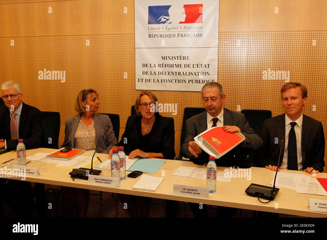 Ministro francese per la riforma dello Stato, il decentramento e la pubblica amministrazione, Marylise Lebranchu ha incontrato i rappresentanti sindacali della funzione civile al Consiglio economico, sociale e ambientale di Parigi il 4 settembre 2012 . Foto di Andrey Poree/ABACAPRESS.COM Foto Stock