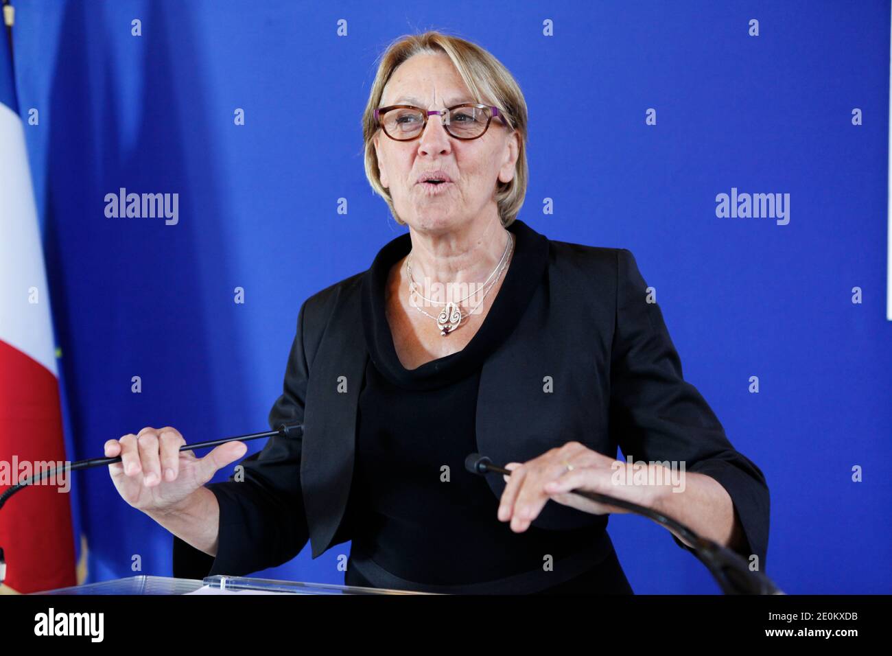 Ministro francese per la riforma dello Stato, il decentramento e la pubblica amministrazione, Marylise Lebranchu tiene una conferenza stampa dopo un incontro con i rappresentanti dei sindacati del servizio civile al Consiglio economico, sociale e ambientale di Parigi, in Francia, il 4 settembre 2012 . Foto di Andrey Poree/ABACAPRESS.COM Foto Stock