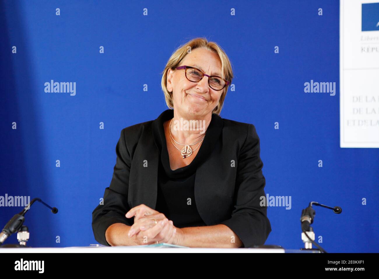 Ministro francese per la riforma dello Stato, il decentramento e la pubblica amministrazione, Marylise Lebranchu tiene una conferenza stampa dopo un incontro con i rappresentanti dei sindacati del servizio civile al Consiglio economico, sociale e ambientale di Parigi, in Francia, il 4 settembre 2012 . Foto di Andrey Poree/ABACAPRESS.COM Foto Stock