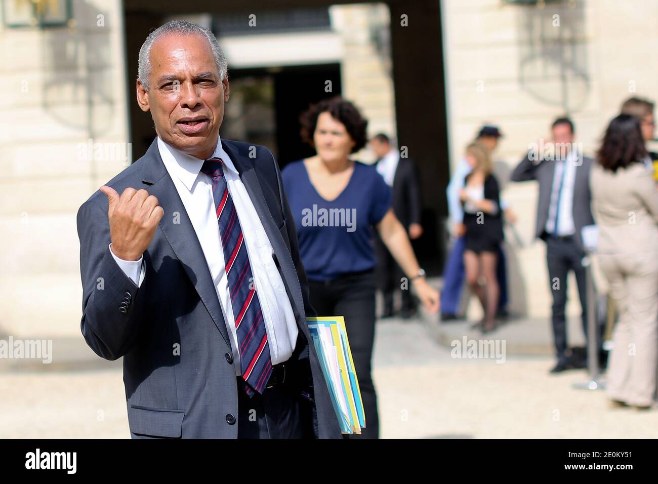 Il Ministro francese delle Victorie dei territori d'oltremare a Lurel lascia il Palazzo Elysee a Parigi, in Francia, il 05 settembre 2012, dopo la riunione settimanale del gabinetto. Foto di Stephane Lemouton/ABACAPRESS.COM. Foto Stock