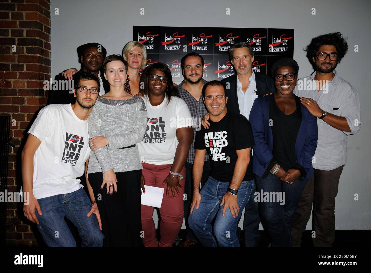 Antoine De Caunes, Luc Barrouet, Sebastien Folin, Claude M'Barali aka MC Solar, Claudia Tagbo, Maitena Biraben, Francois-Xavier Demaison al congresso stampa del 20° compleanno di Solidarite Sida a Parigi, Francia, il 10 settembre 2012. Foto di Alban Wyters/ABACAPRESS.COM Foto Stock