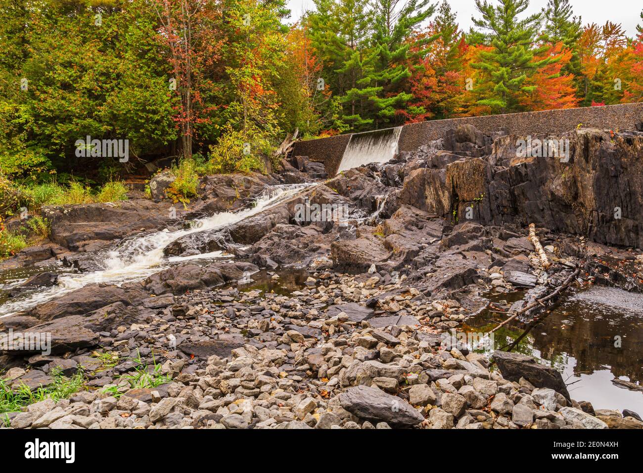 Flinton Falls Conservation Area Lennox Addington County Flinton Ontario Canada in autunno Foto Stock