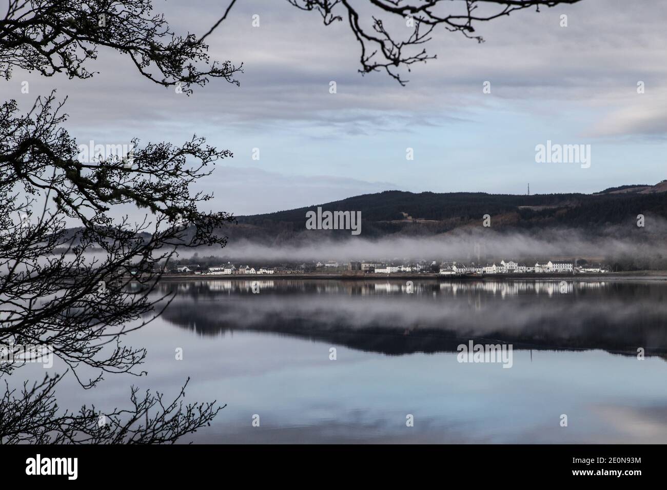 Inveraray è un piccolo villaggio sulla costa orientale della penisola di Argyll in Scozia. Foto Stock