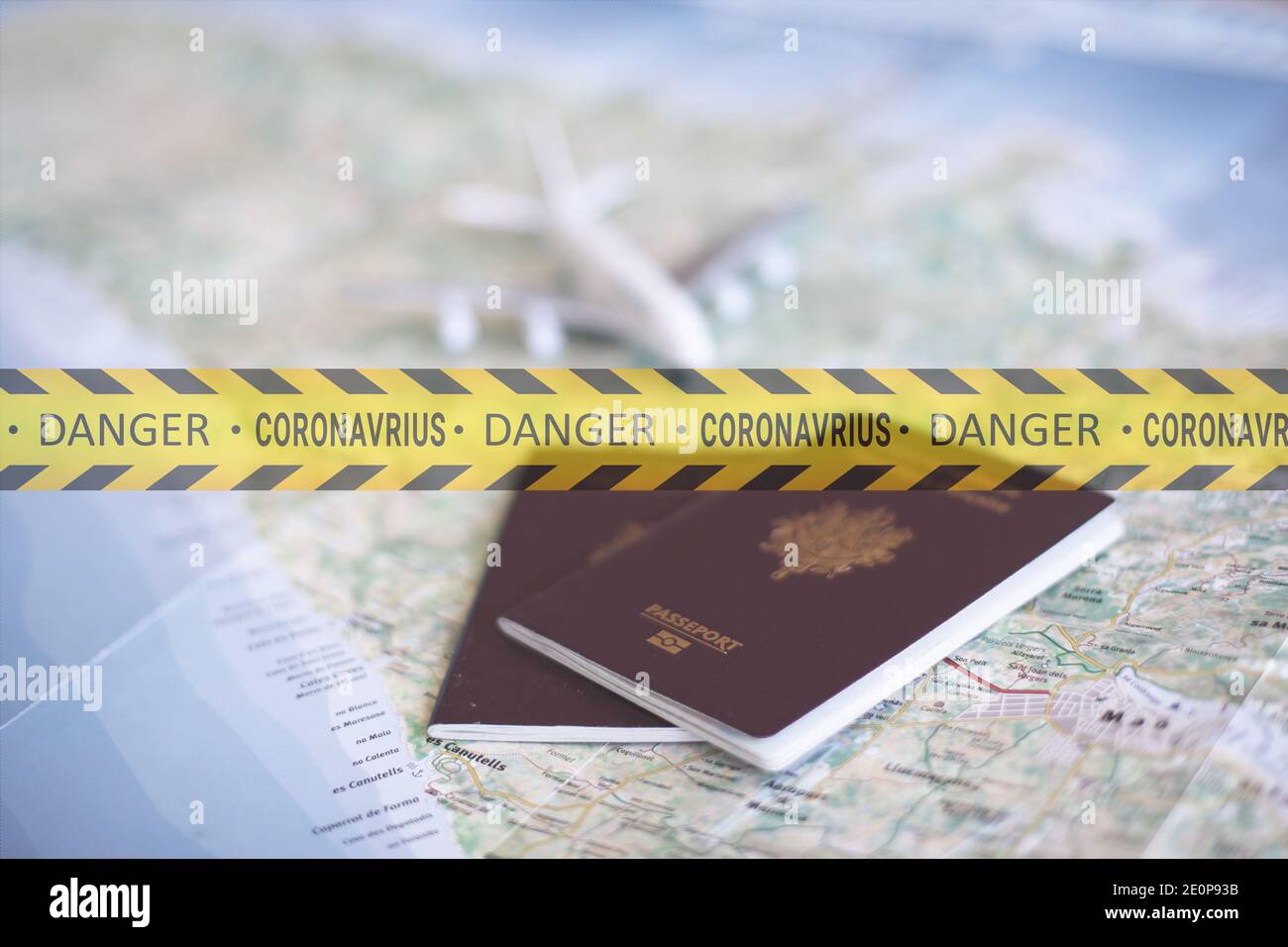 Turismo viaggio pericolo con Coronavirus, pericolo di viaggio concetto rischioso viaggio a causa del coronavirus Foto Stock