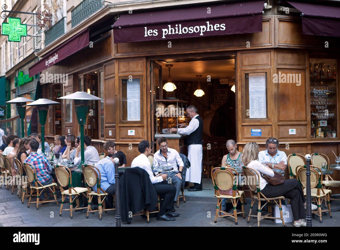 Cafe Les Philosophes a Parigi (28 Rue Vieille du Temple, 75004 Parigi) le Marais, Foto Stock