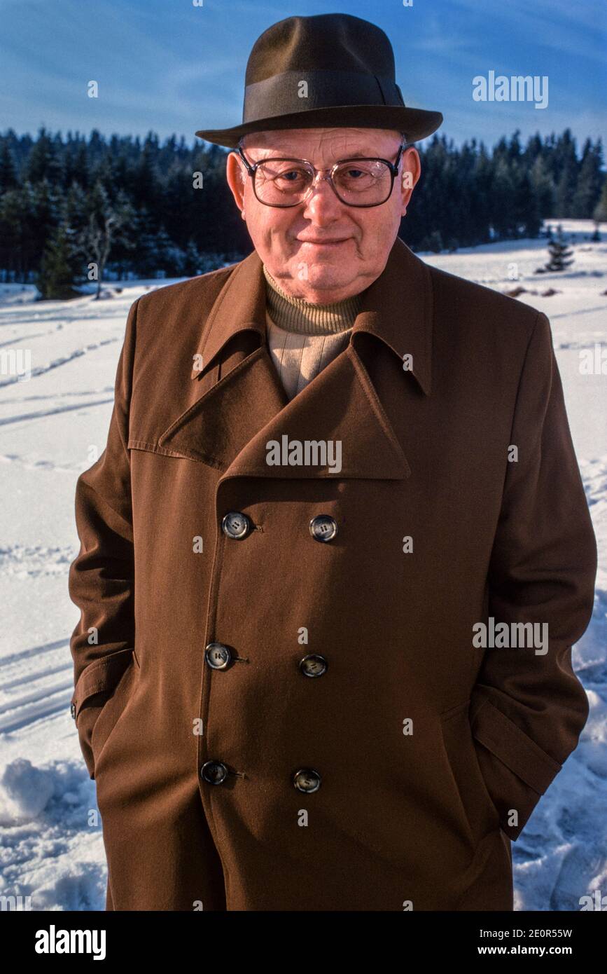Johannes Hentschel capo ingegnere in Hitlers Berlin Bunker da A. Serie di ritratti per il Sunday Times Magazine da illustrare Estratti del bunker berlinese di James P o'Donnell Foto Stock