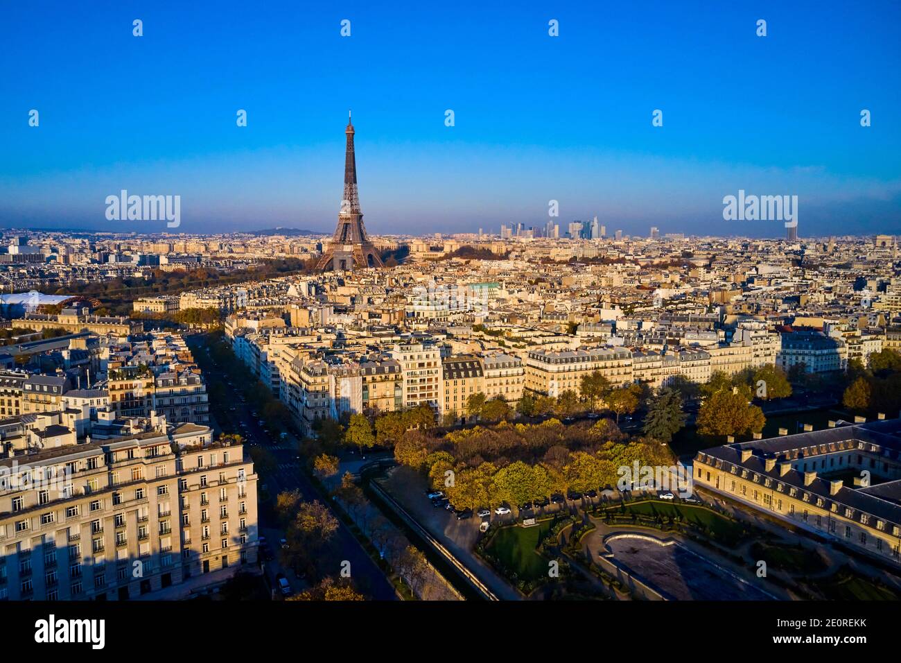 Francia, Parigi (75), la Torre Eiffel da Place Vauban Foto Stock