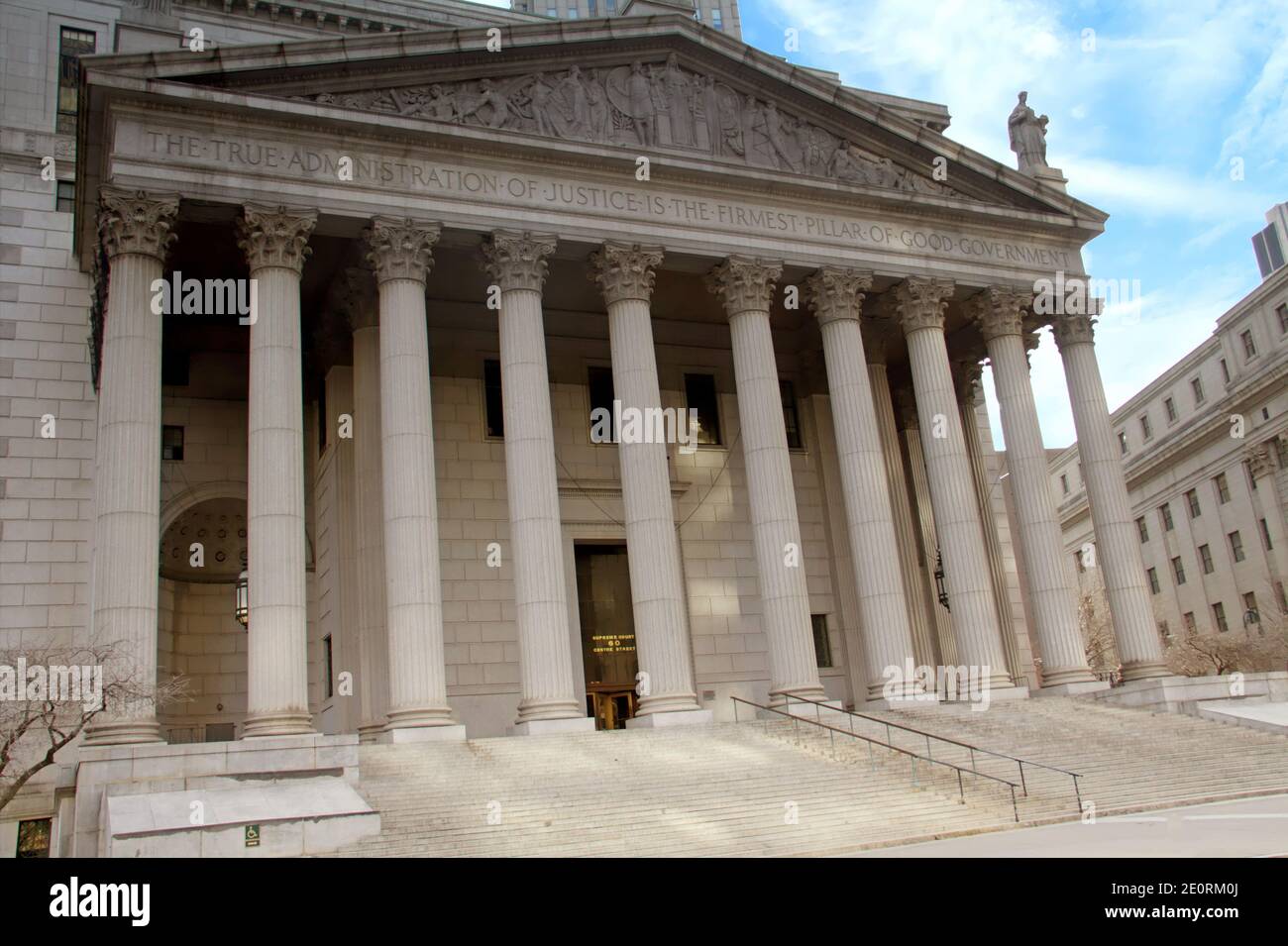 L'edificio pubblico della Corte Suprema di New York situato nel centro civico quartiere di Lower Manhattan a New York City Foto Stock