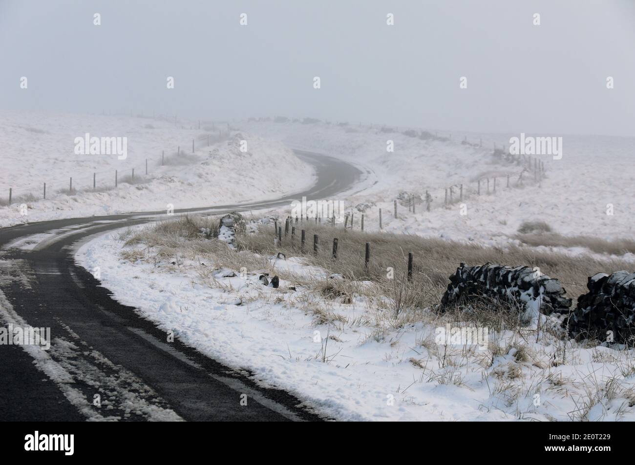 Dale Head Road sopra Ax Edge Moor a Buxton in Derbyshire Foto Stock