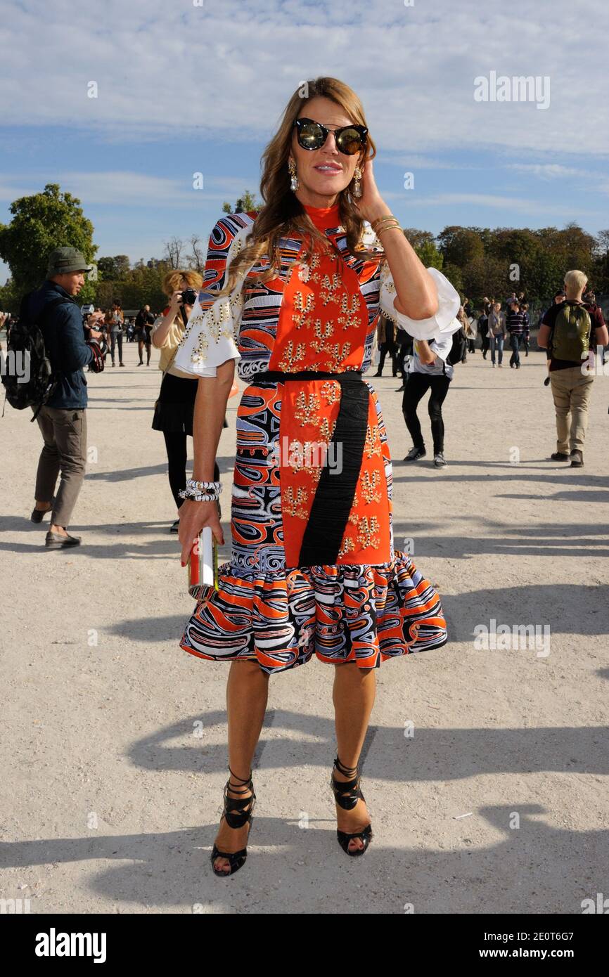 Anna dello Russo arriva alla mostra Primavera-Estate 2013 della collezione Ready-to-Wear di Chloe, in Francia, il 1° ottobre 2012. Foto di Alban Wyters/ABACAPRESS.COM Foto Stock