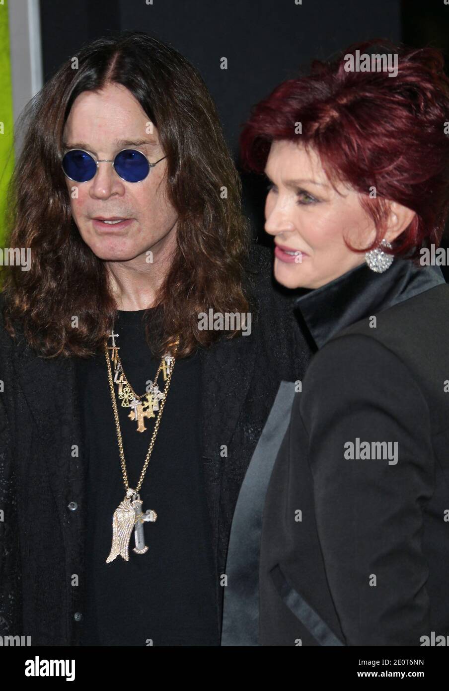 Ozzy Osbourne, Sharon Osbourne partecipa alla prima CBS Films per sette psicopatici al Mann's Bruin Theatre di Los Angeles, CA, USA, 1 ottobre 2012. (Nella foto: Ozzy Osbourne, Sharon Osbourne). Foto di Baxter/ABACAPRESS.COM Foto Stock