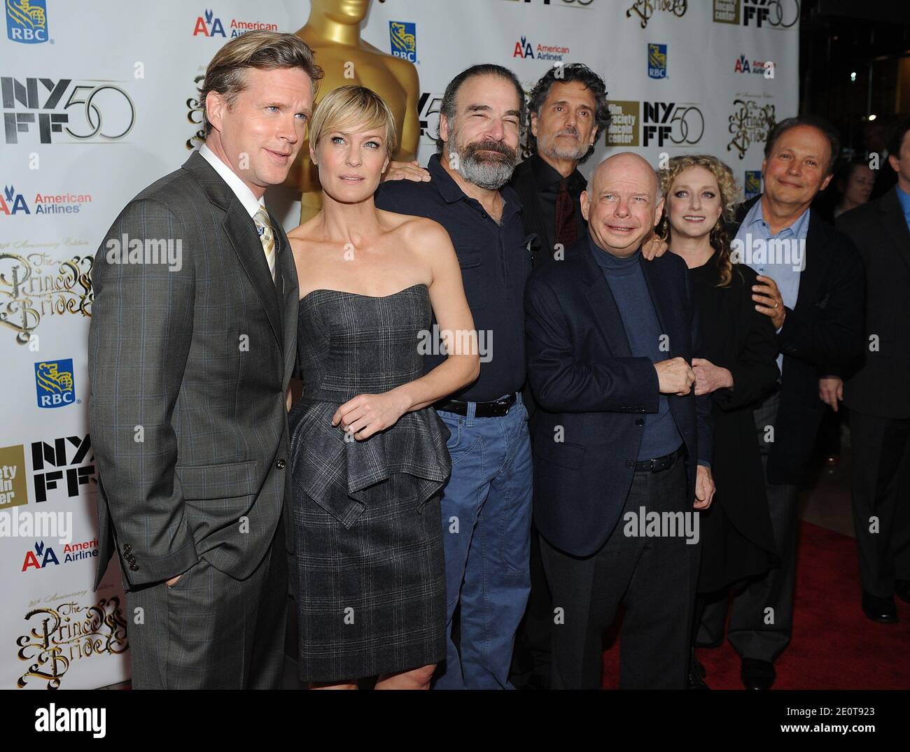 Cary Elwes, Robin Wright, Mandy Patinkin, Chris Sarandon, Wallace Shawn, Carol Kane e Billy Crystal partecipano alla proiezione 'The Princess Bride' durante il Festival del film di New York 2012 ad Alice Tully Hall a New York City, NY, USA, il 0 ottobre 2012. Foto di Brad Barket/ABACAPRESS.COM Foto Stock