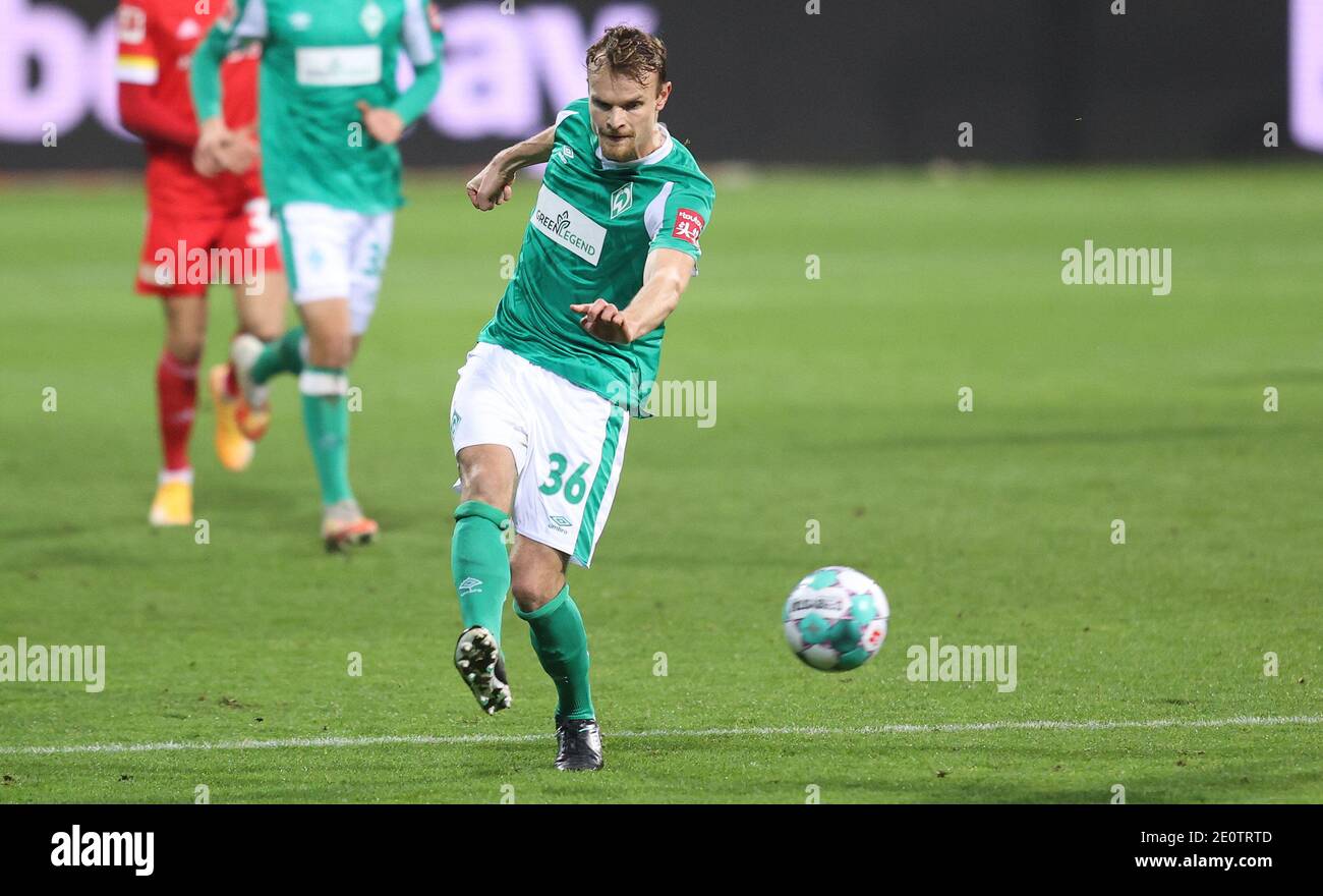 Brema, Germania. 2 gennaio 2021. Firo: 02.01.2021 Fuvuball, stagione 2020/21 1. Bundesliga: SV Werder Bremen - Union Berlin 0: 2 Christian Grovu, SINGLE ACTION, werder | Usage worldwide Credit: dpa/Alamy Live News Foto Stock