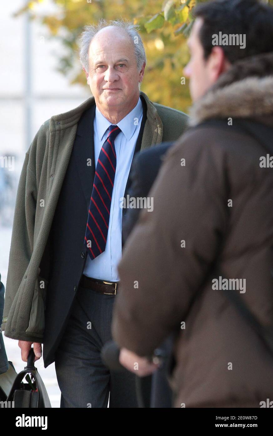 Patrice Demaistre arrivo al palais de justice de Bordeaux entouré de ses 3 avocats, afin d etre presenté au juge gentile le 13 Novembre 2012 à Bordeaux.Foto di Patrick Bernard/Fabien Cottereau/Quentin Salinier/ABACAPRESS.COM Foto Stock